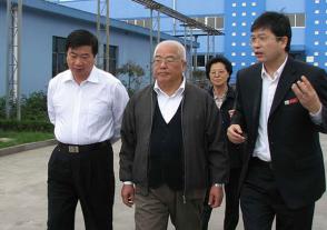 2008年10月日，第十届全国政协常委、曾任安徽省委书记、宁夏回族自治区党委书记黄璜视察金年会。