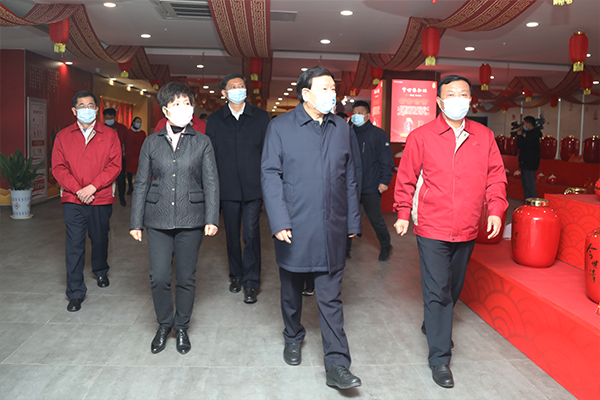 2021年2月3日，时任江苏省委书记、现任第十四届全国人大常委会委员、外事委员会主任委员娄勤俭视察金年会酒业。
